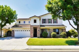 2297 Independence Pl in Hanford, CA - Building Photo