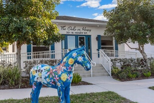 The Oaks on Henry in Punta Gorda, FL - Building Photo