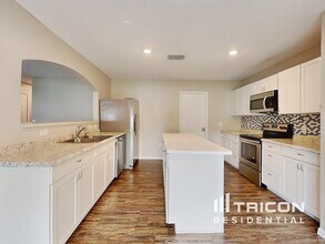 3013 Whispering Trails Dr in Winter Haven, FL - Building Photo - Building Photo