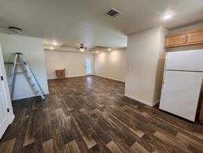 1204 E Ave G in Lampasas, TX - Building Photo - Building Photo