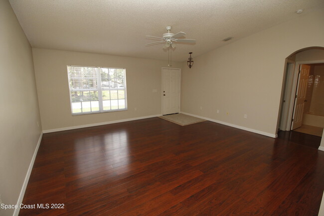 643 Antigua St NE in Palm Bay, FL - Building Photo - Building Photo