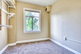 Faneuil Hall in Seattle, WA - Building Photo - Interior Photo