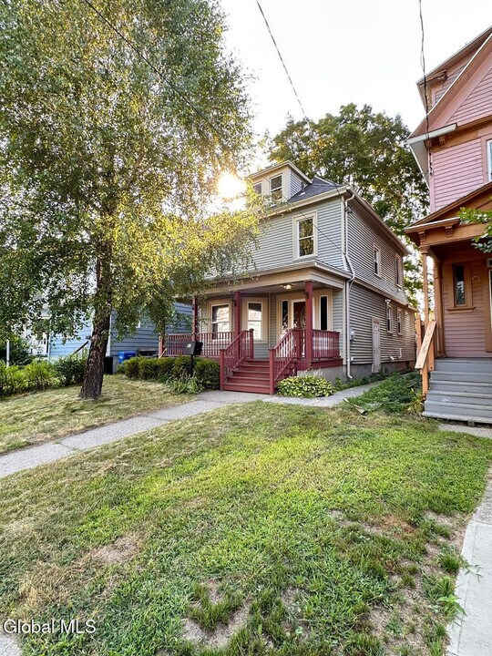 97 S Allen St in Albany, NY - Building Photo