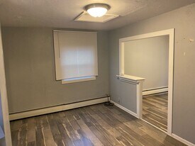 619 Copeland St, Unit Apt 2 Studio in Pittsburgh, PA - Building Photo