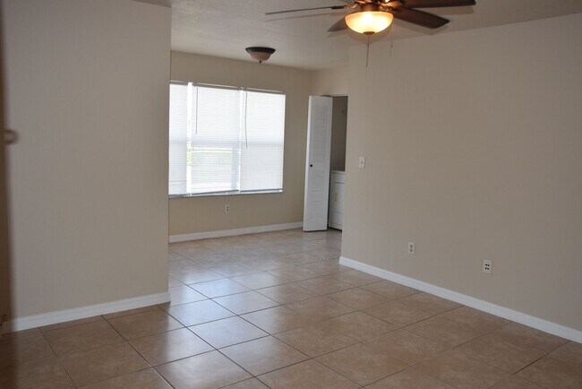 4548 Commander Dr in Orlando, FL - Building Photo - Building Photo