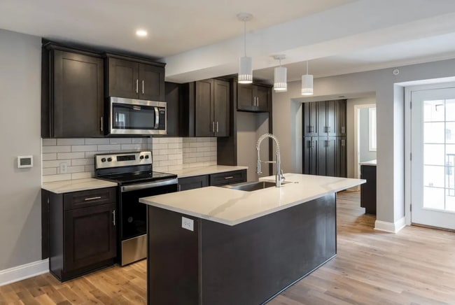 property at 4462 Broadway Blvd