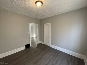 866 Beardsley St in Akron, OH - Building Photo - Building Photo