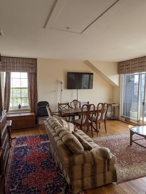 4 Louisburg Sq Rentals in Boston, MA