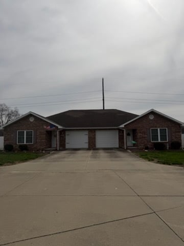 property at 218 Dale Haven Dr