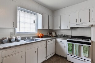 Reserve at Maple Ridge in East Point, GA - Building Photo