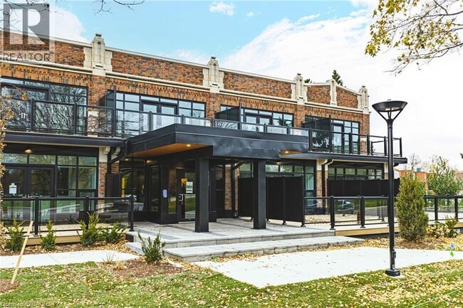 property at 555 Sanatorium Rd