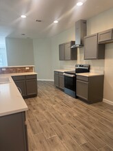 15727 Cotton Tail Ln in San Antonio, TX - Foto de edificio - Building Photo