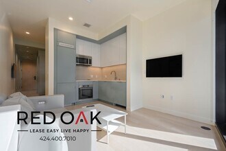 6401 Wilshire Blvd in Los Angeles, CA - Building Photo - Building Photo