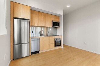 7480 N Delaware Ave in Portland, OR - Building Photo - Building Photo