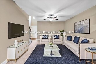 2110 Hickoryleaf Ln in Raymore, MO - Building Photo - Building Photo