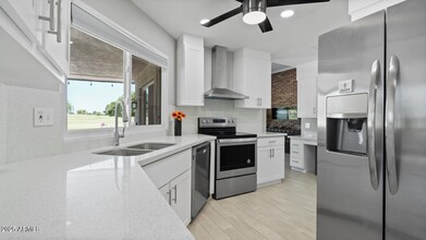 10738 W Wheatridge Dr in Sun City, AZ - Building Photo - Building Photo