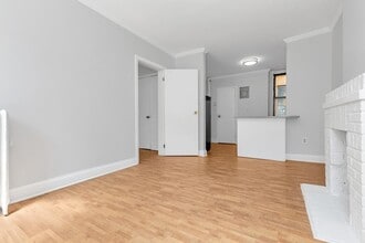 96 Christopher St, Unit 4R in New York, NY - Building Photo - Building Photo