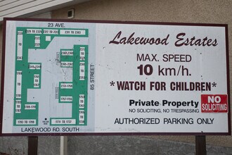 Lakewood Estates in Edmonton, AB - Building Photo - Building Photo