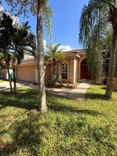 8376 Laurel Lakes Blvd in Naples, FL - Building Photo - Building Photo