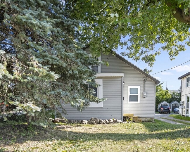 property at 31 Heights Rd