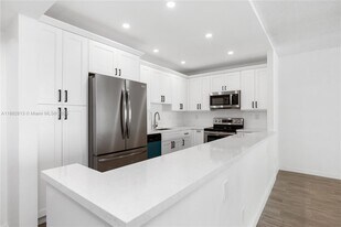 19380 Collins Ave in Sunny Isles Beach, FL - Building Photo
