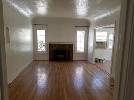 927 Havenhurst Dr in West Hollywood, CA - Building Photo