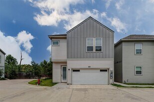 5727 Elysian St in Houston, TX - Building Photo
