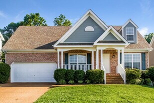 1014 Persimmon Dr in Spring Hill, TN - Building Photo