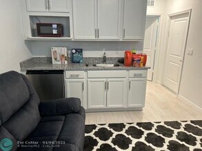 5000 Armina Pl in Fort Pierce, FL - Foto de edificio - Building Photo