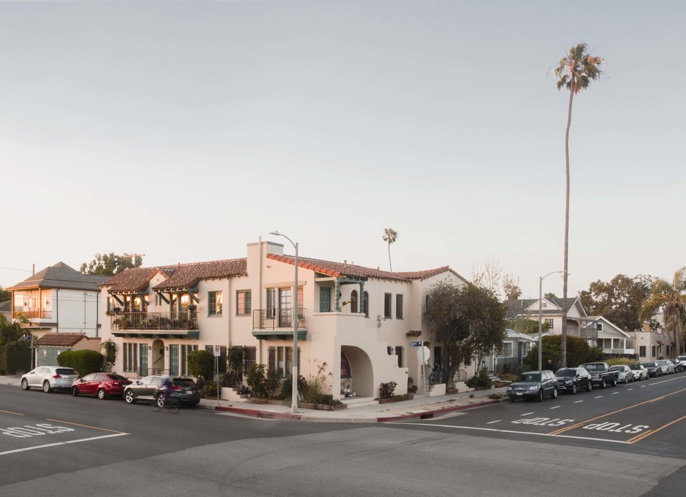 1312 Riviera Ave in Venice, CA - Building Photo