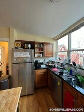 332 Beacon St, Unit 2 in Somerville, MA - Building Photo - Building Photo