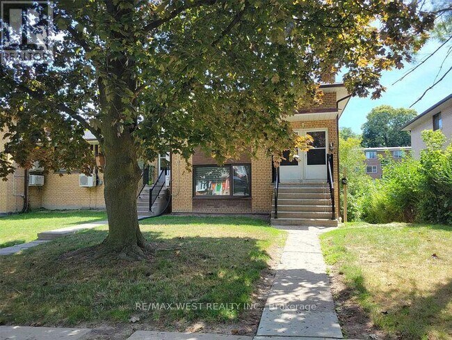 15 Cannon Rd in Toronto, ON - Building Photo - Building Photo
