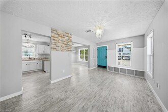 286 Leawood Cir in Naples, FL - Foto de edificio - Building Photo