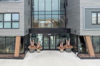 Albion Highland Park in Highland Park, IL - Foto de edificio - Building Photo