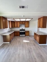 6941 Hanford Ave, Unit A - House in Yucca Valley, CA - Building Photo - Building Photo