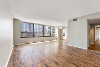 400 E Ohio St, Unit 2901 in Chicago, IL - Building Photo - Building Photo
