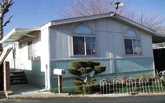 Mulberry Mobile Home Park in Santa Clarita, CA - Building Photo