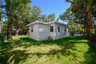 655 NE 62nd St in Miami, FL - Building Photo - Building Photo