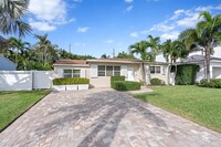 327 Putnam Ranch Rd in West Palm Beach, FL - Foto de edificio - Building Photo