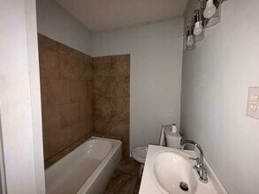 1547 E McLemore Ave in Memphis, TN - Building Photo - Building Photo