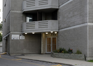 Presland Tower in Ottawa, ON - Building Photo - Building Photo