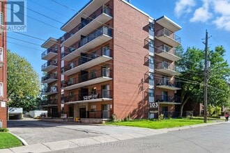 103 Emerald St S in Hamilton, ON - Building Photo - Building Photo