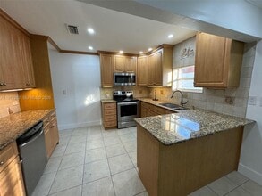 842 SW 89th Ave in Miami, FL - Building Photo - Building Photo