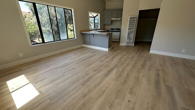43 Laureles Grade in Salinas, CA - Building Photo - Building Photo