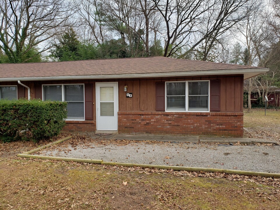 8 Thornwood Ln, Unit 8 in Murphysboro, IL - Building Photo