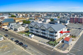 18 Sheridan Ave, Unit 3 in Seaside Heights, NJ - Foto de edificio - Building Photo