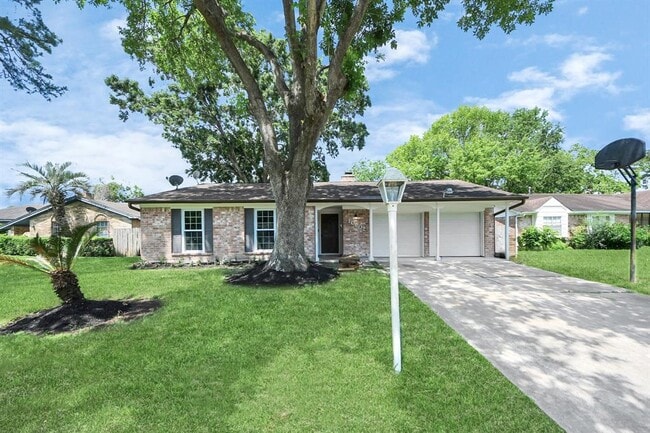 10602 Raydell Dr in Houston, TX - Building Photo - Building Photo