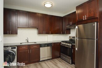 727 Saint Johns Ave, Unit A06C in Highland Park, IL - Foto de edificio - Building Photo