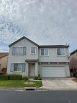 645 Rockspray Cir in Pittsburg, CA - Building Photo