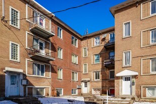 235 Camille St in Lachine, QC - Building Photo